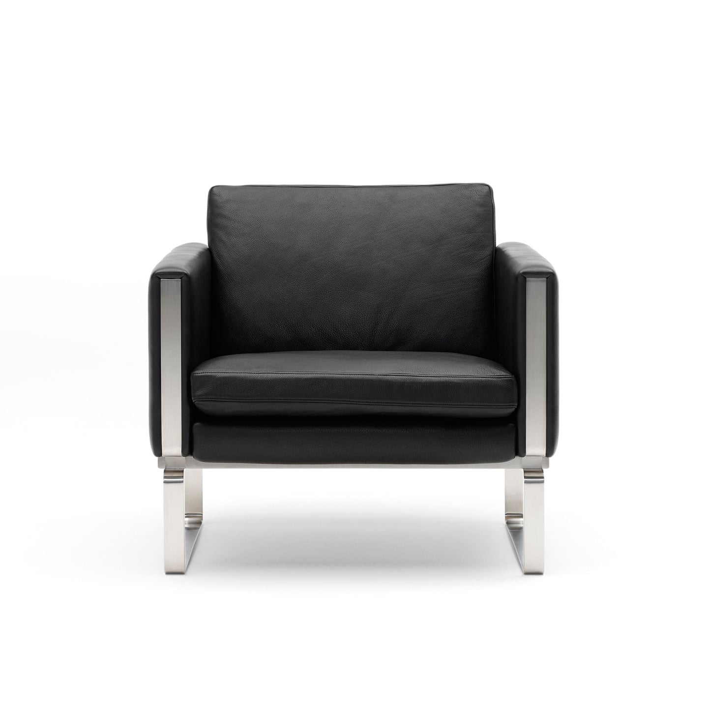 CH101 Armchair | Leather Thor 301 Black