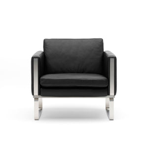 CH101 Armchair | Leather Thor 301 Black