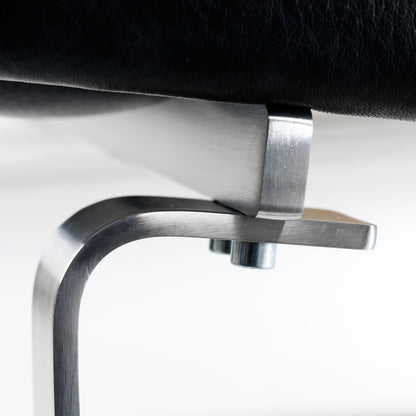 CH102 2 Seat Sofa | Leather Thor 301 Black