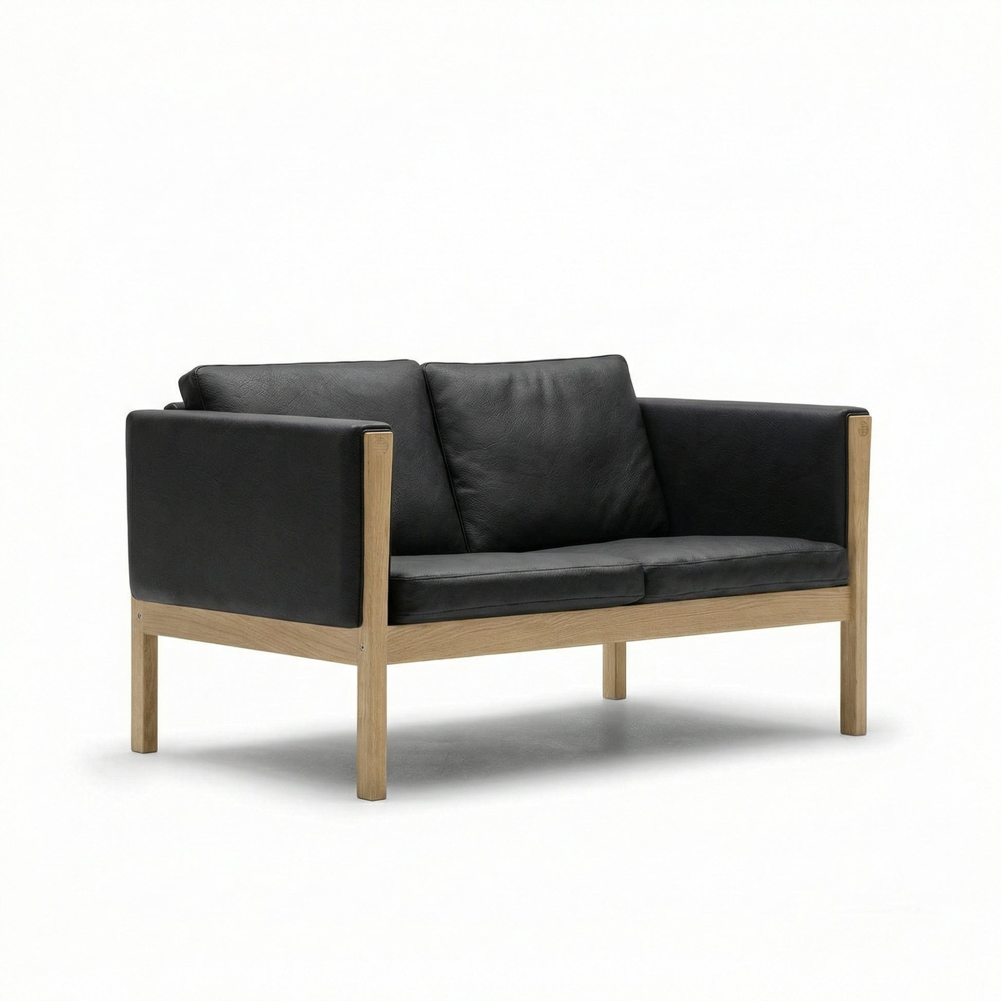 CH162 2 Seat Sofa | Leather Thor 301 Black - Generated