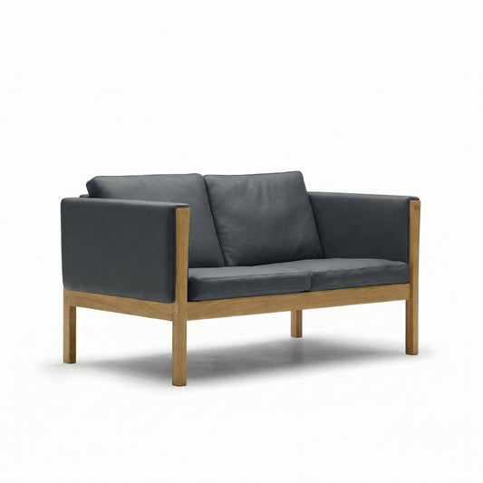 CH162 2 Seat Sofa | Leather Loke 7150 Black - Generated
