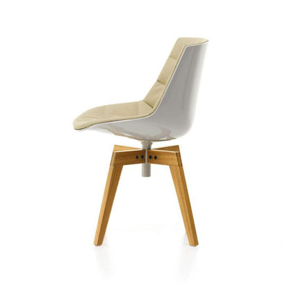 Flow Chair Oak Base | White Shell on 4-Leg Oak Base