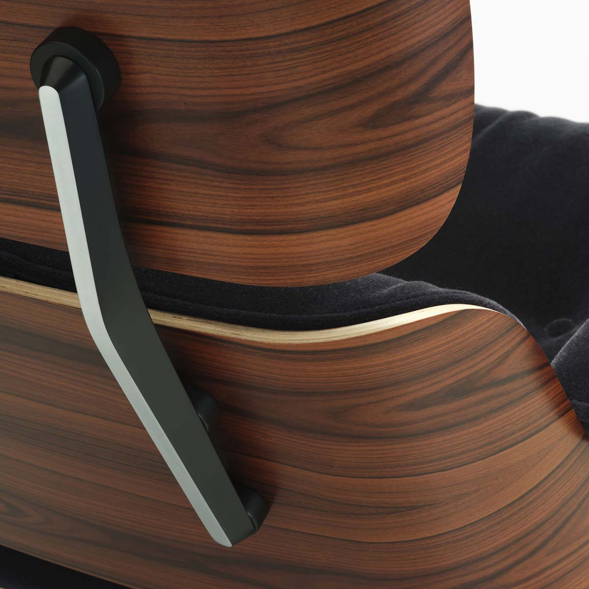 Eames Lounge Chair & Ottoman | Dk Anthracite Calma Velvet Santos Palisander Shell
