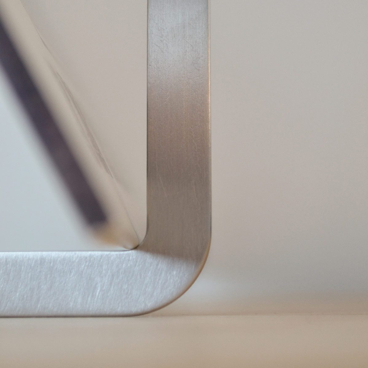 Loop Stand | Stainless Steel