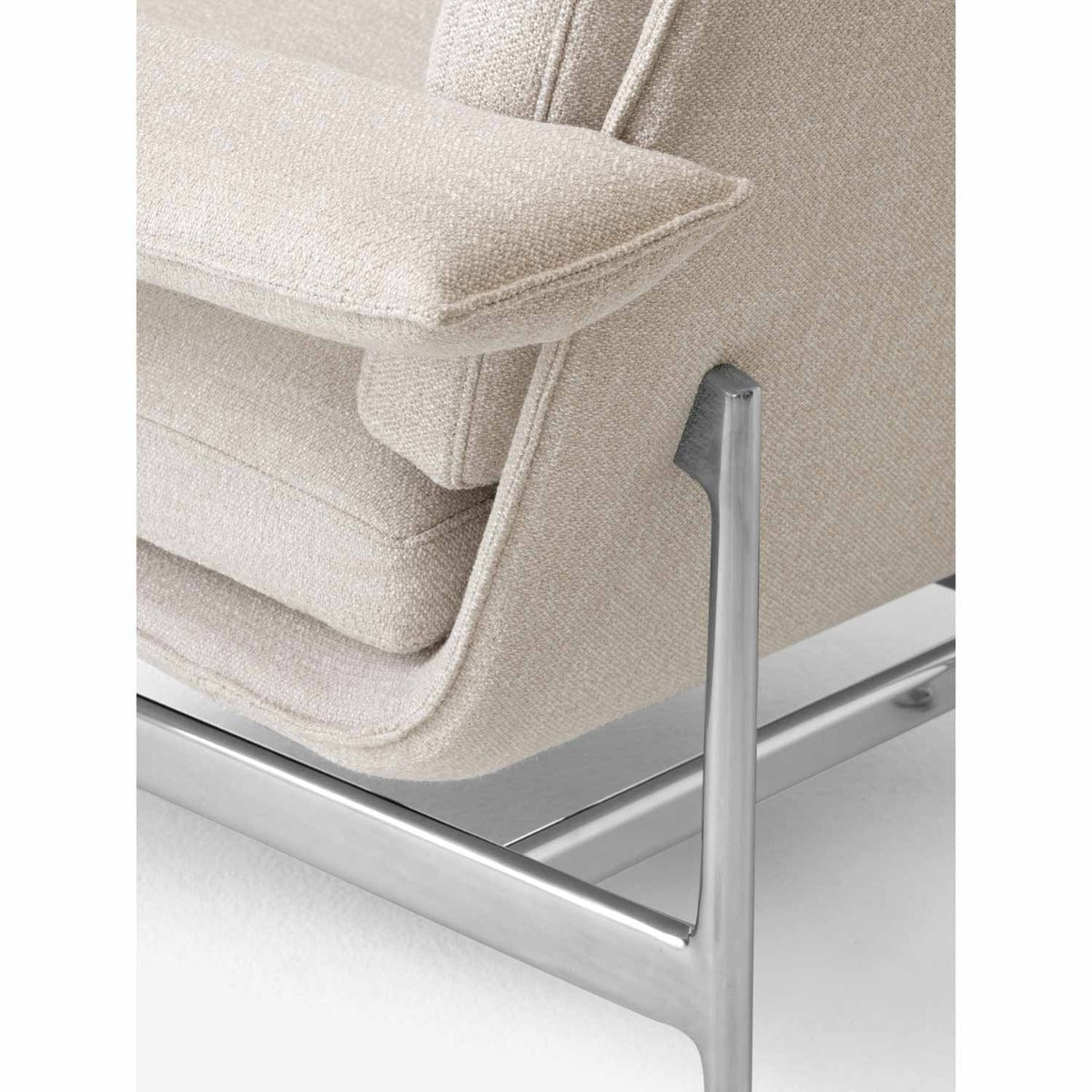 Meantime AV29 Lounge Chair | Chalk Ecriture 210 Fabric Upholstery
