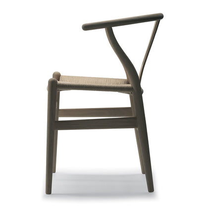 CH24 Wishbone Chair | Oak Frame White Pigmented Oil Finish