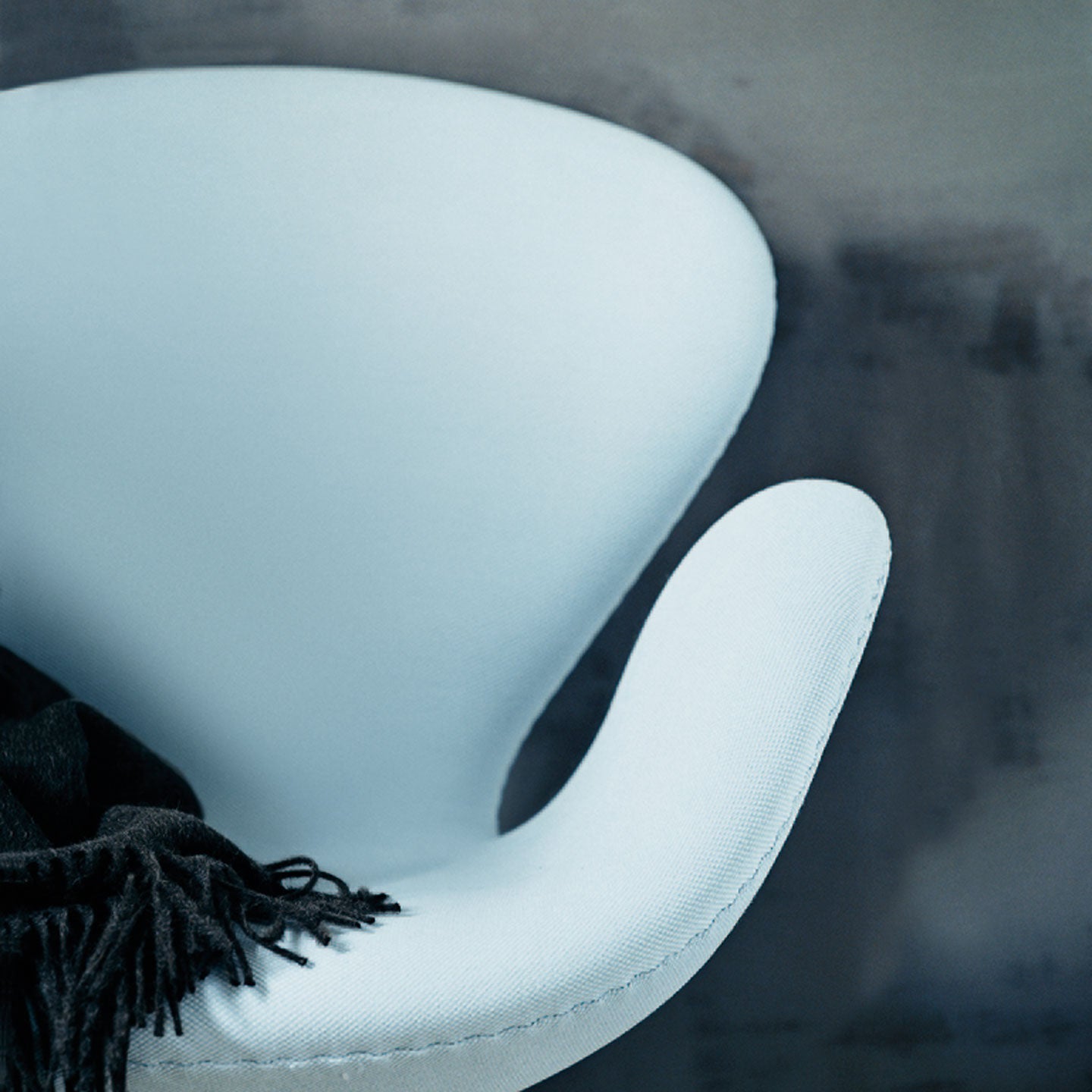 Swan Chair | Cream Divina 106 Wool Seat and Back