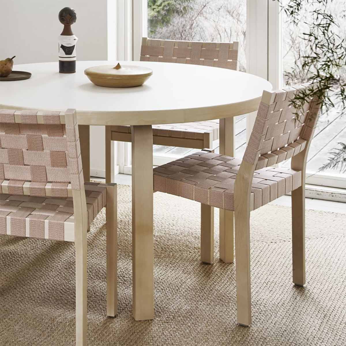 90A Aalto Table Round | White Laminate Top
