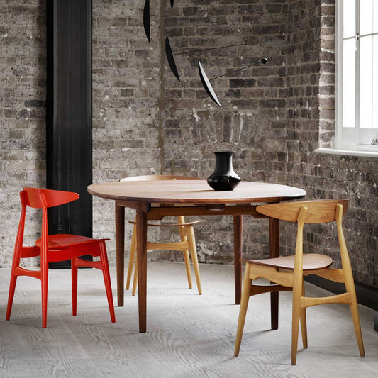 CH339 Extendable Table | Oiled Walnut Top and Frame