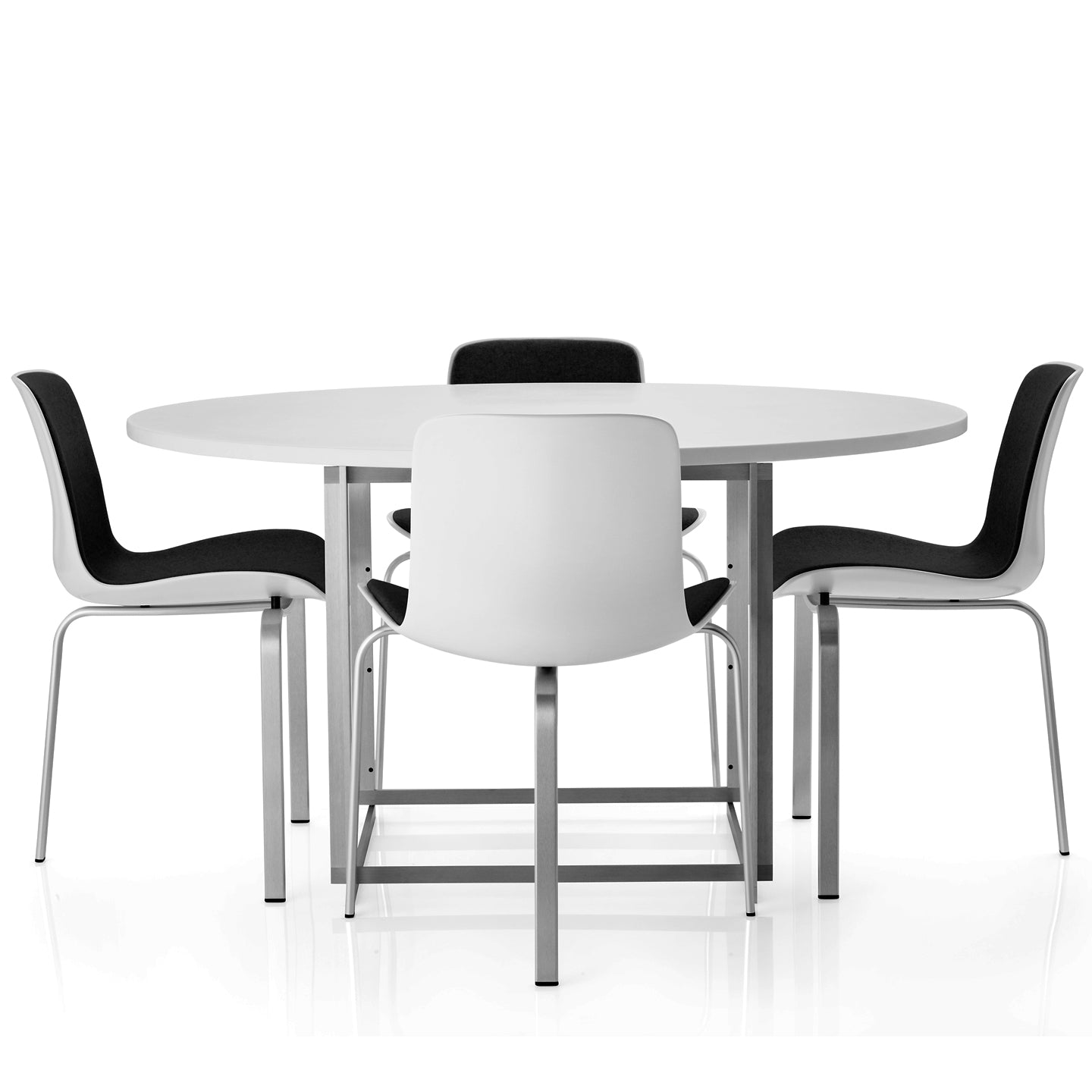 PK8 Chair | Black Leather with White Plastic Shell