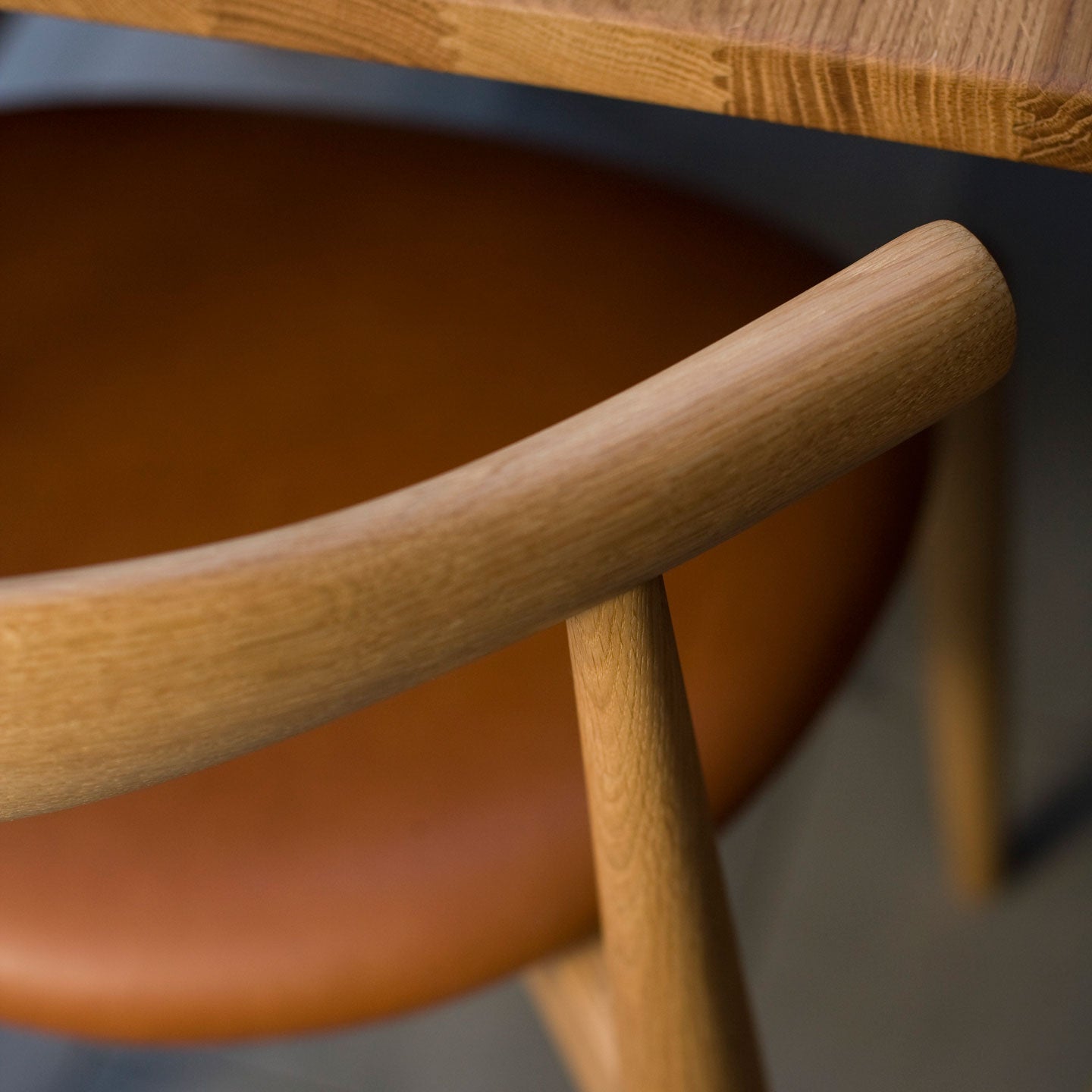 CH20 Elbow Chair | Seat in Loke Leather 7748 Tan