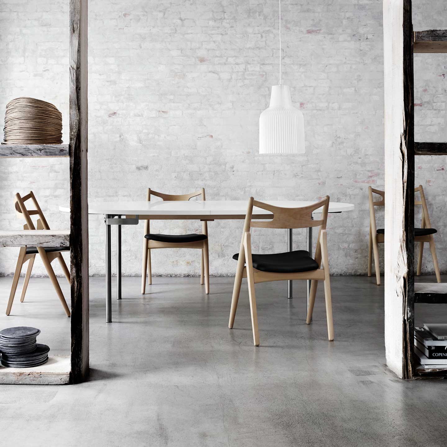 CH29 Sawbuck Chair | Seat in Loke Leather Black 7150