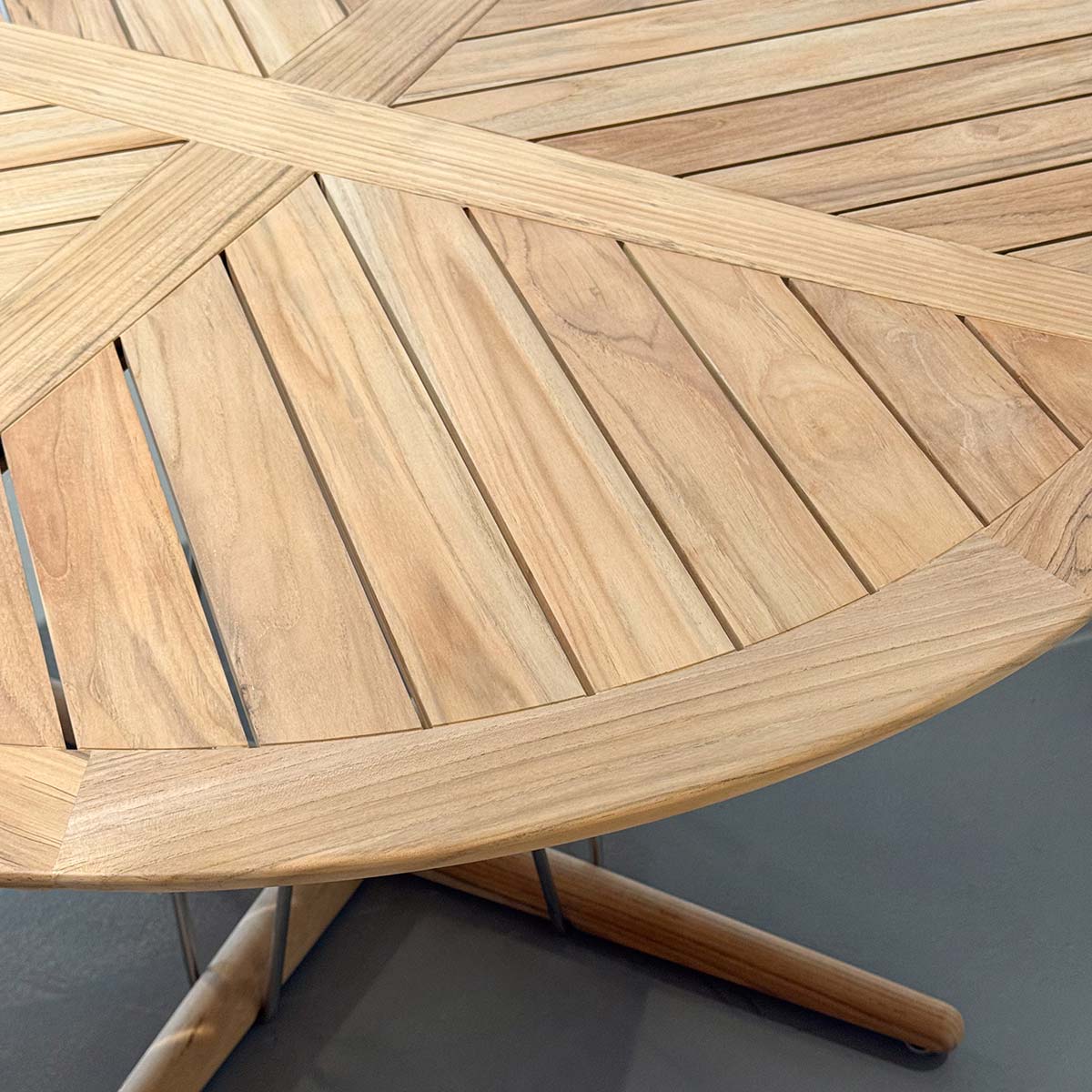 Ex Display EO22 Outdoor Dining Table | Teak Top