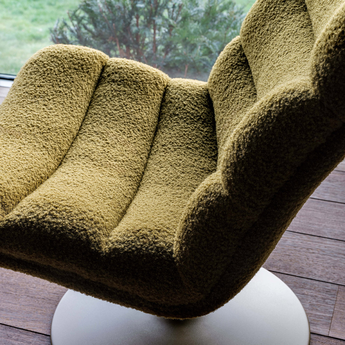 Olive Green Baru Fabric F506 Lounge Chair by Artifort