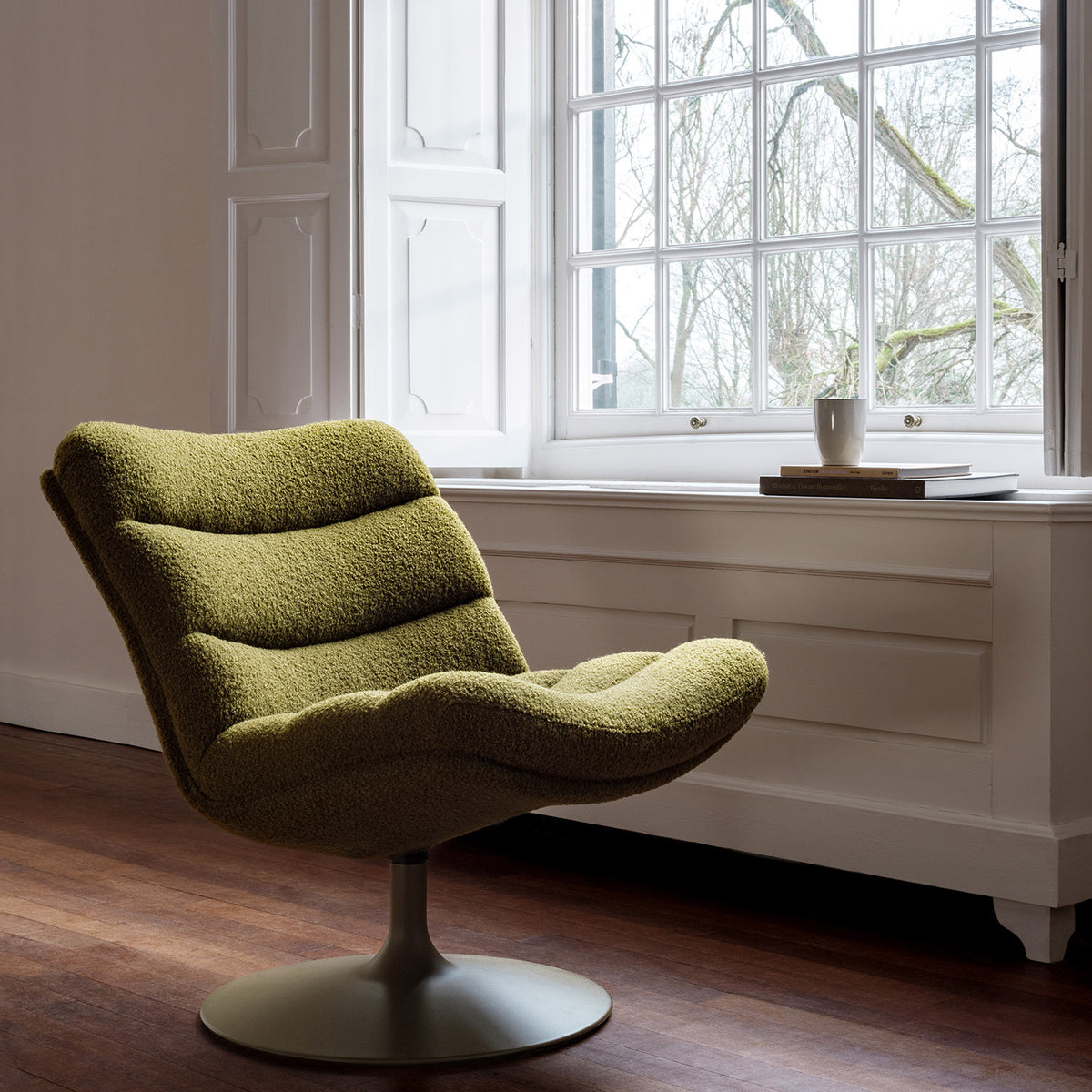 Olive Green Baru Fabric F506 Lounge Chair by Artifort