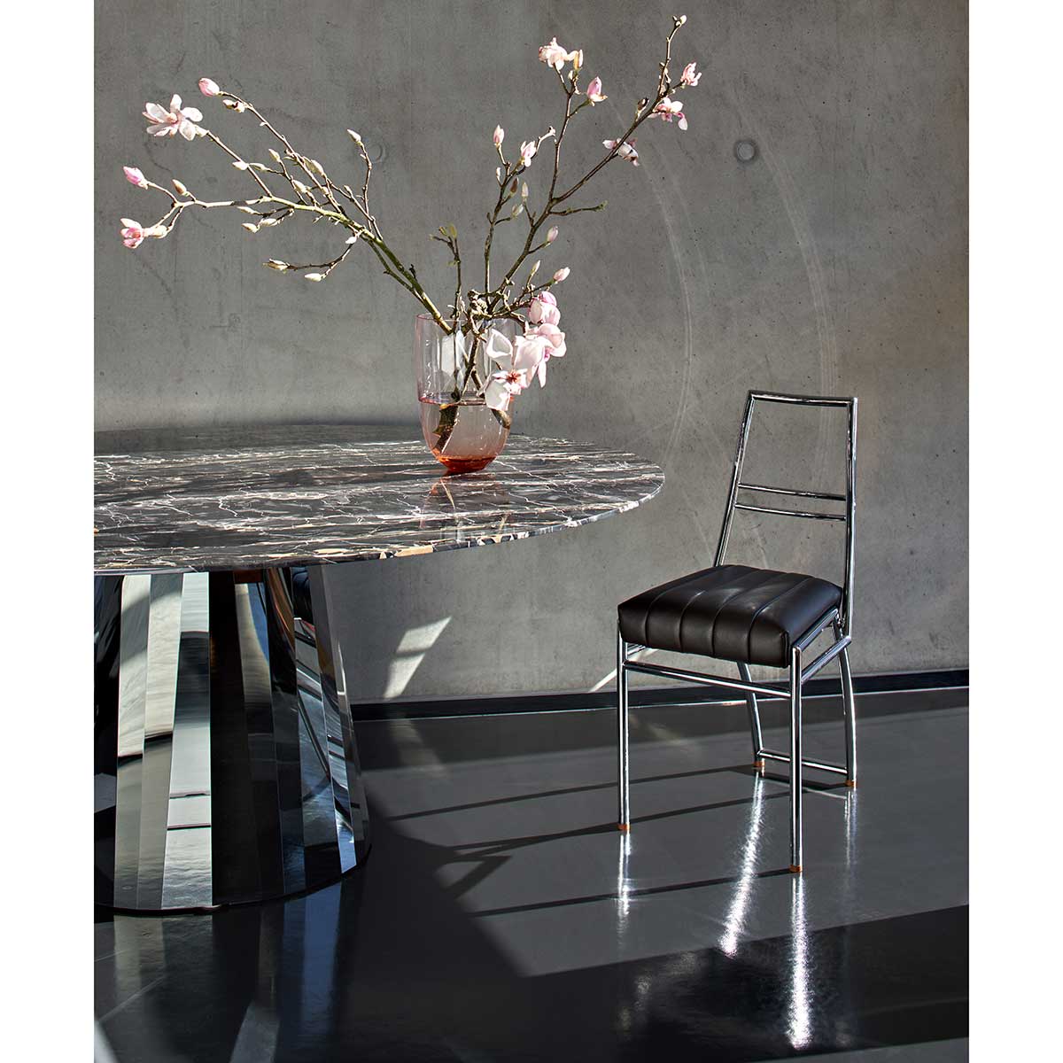 Eileen Gray Aixia Chair | Black Leather Seat