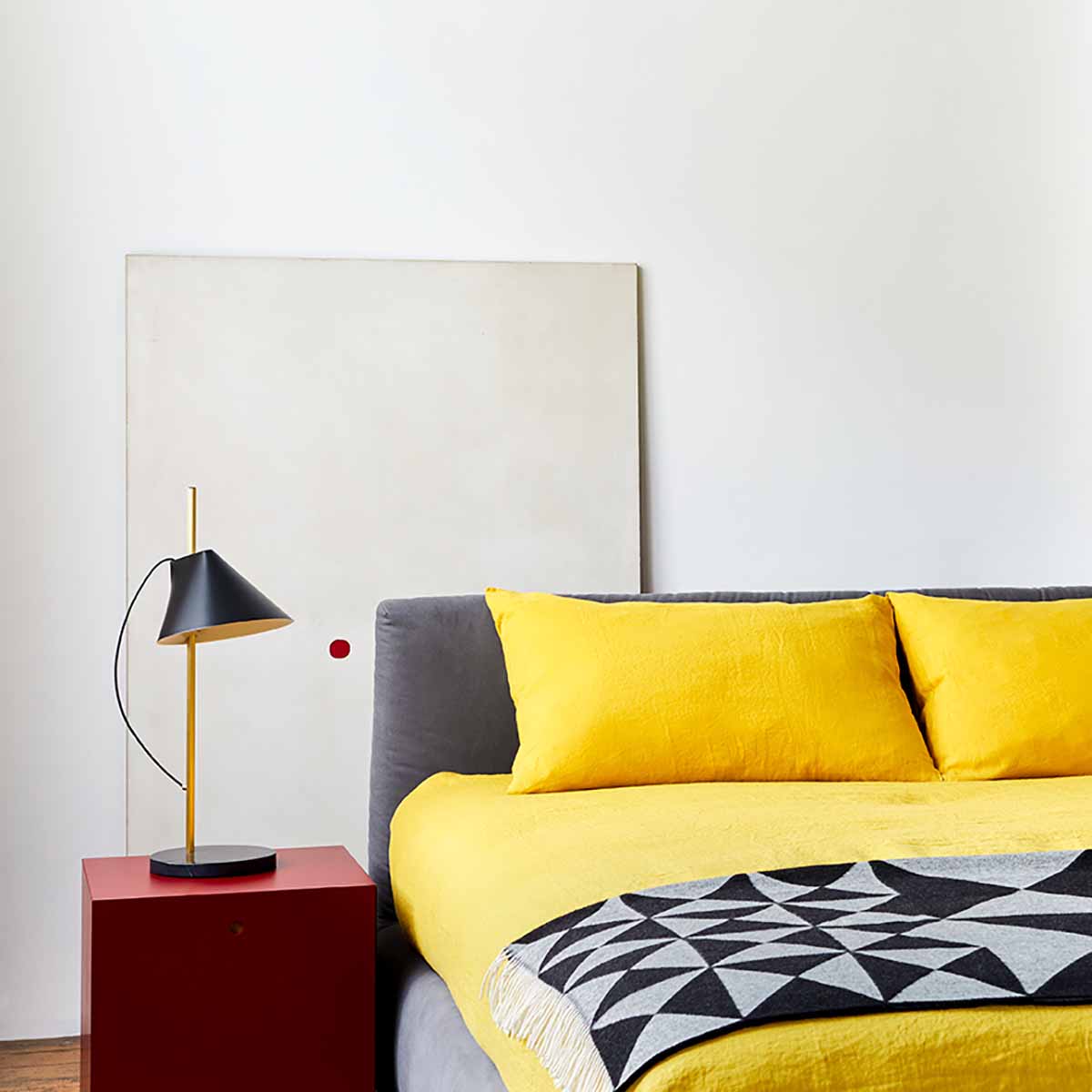 Yuh Table Lamp | Black Brass Marble