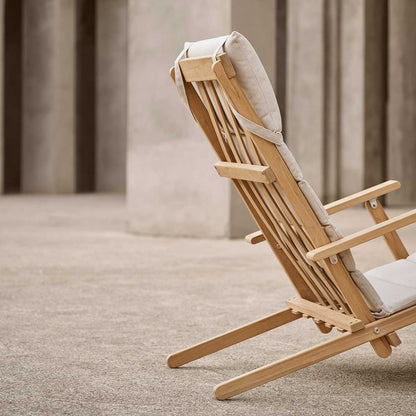 BM5565 Deck Chair with Footrest | Teak Frame
