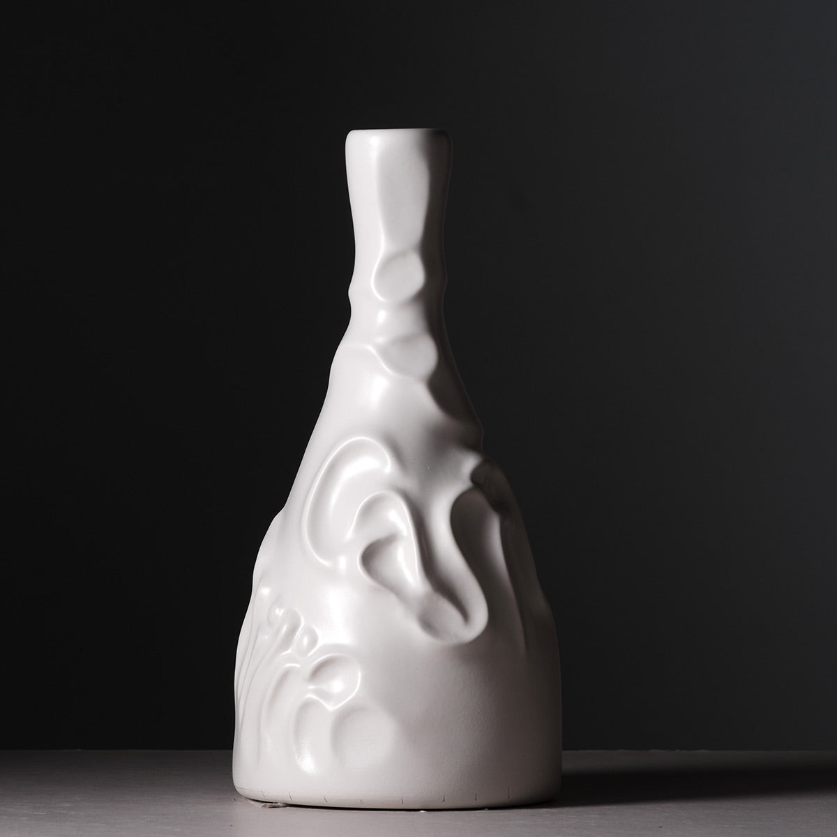 Casa de Familia Bottle | White matte glazed ceramic