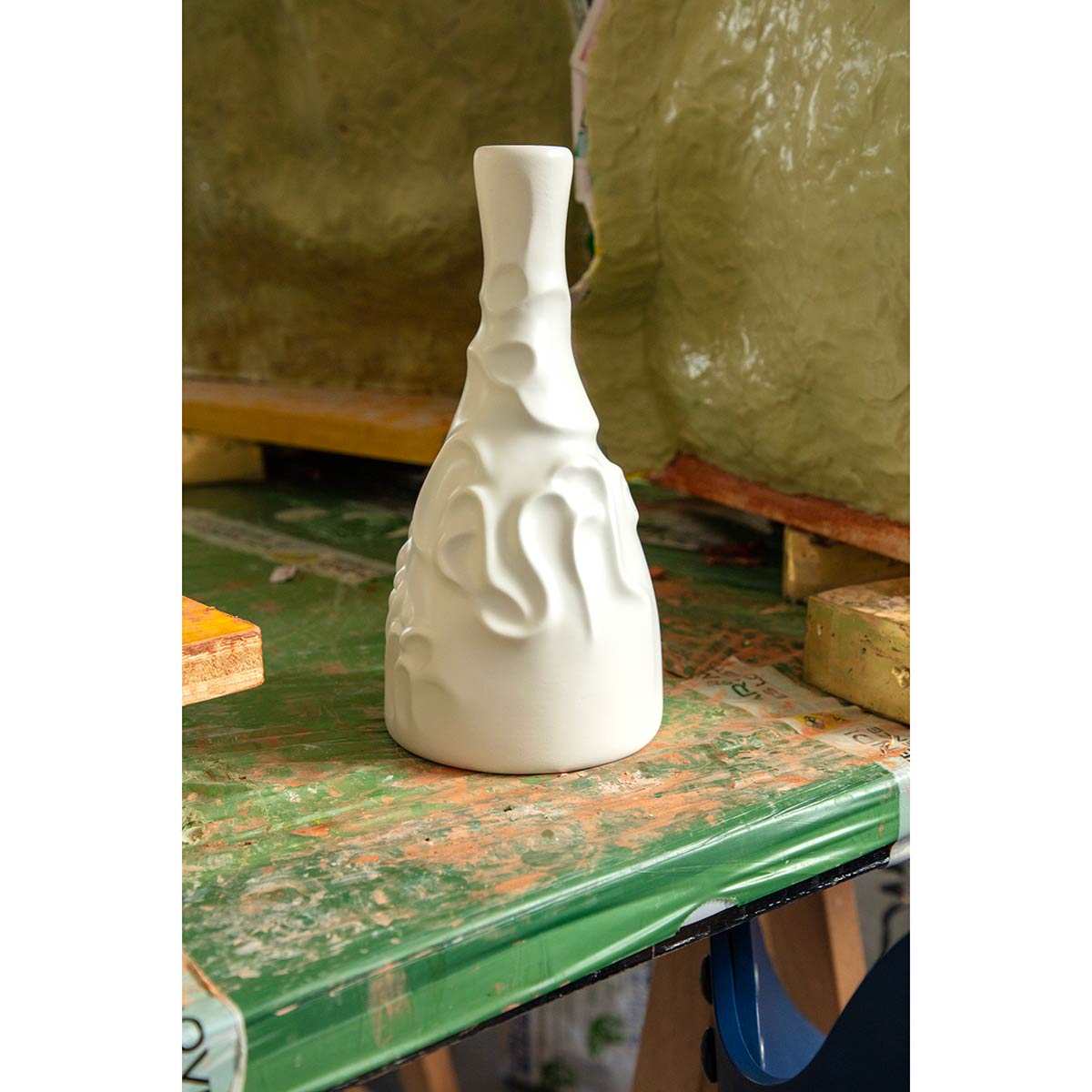 Casa de Familia Bottle | White matte glazed ceramic