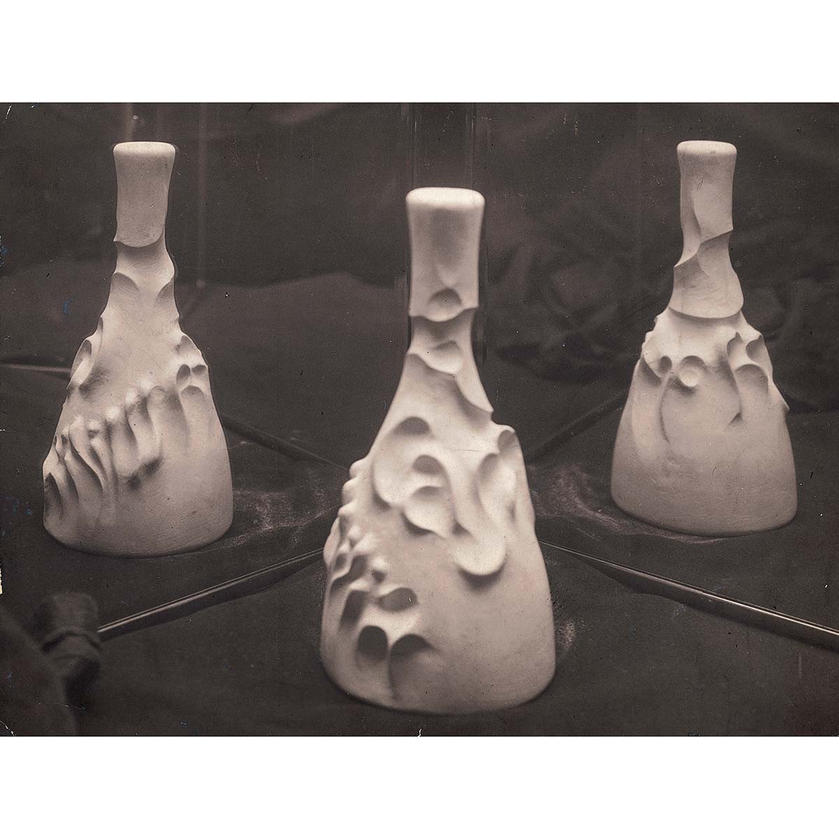 Casa de Familia Bottle | White matte glazed ceramic