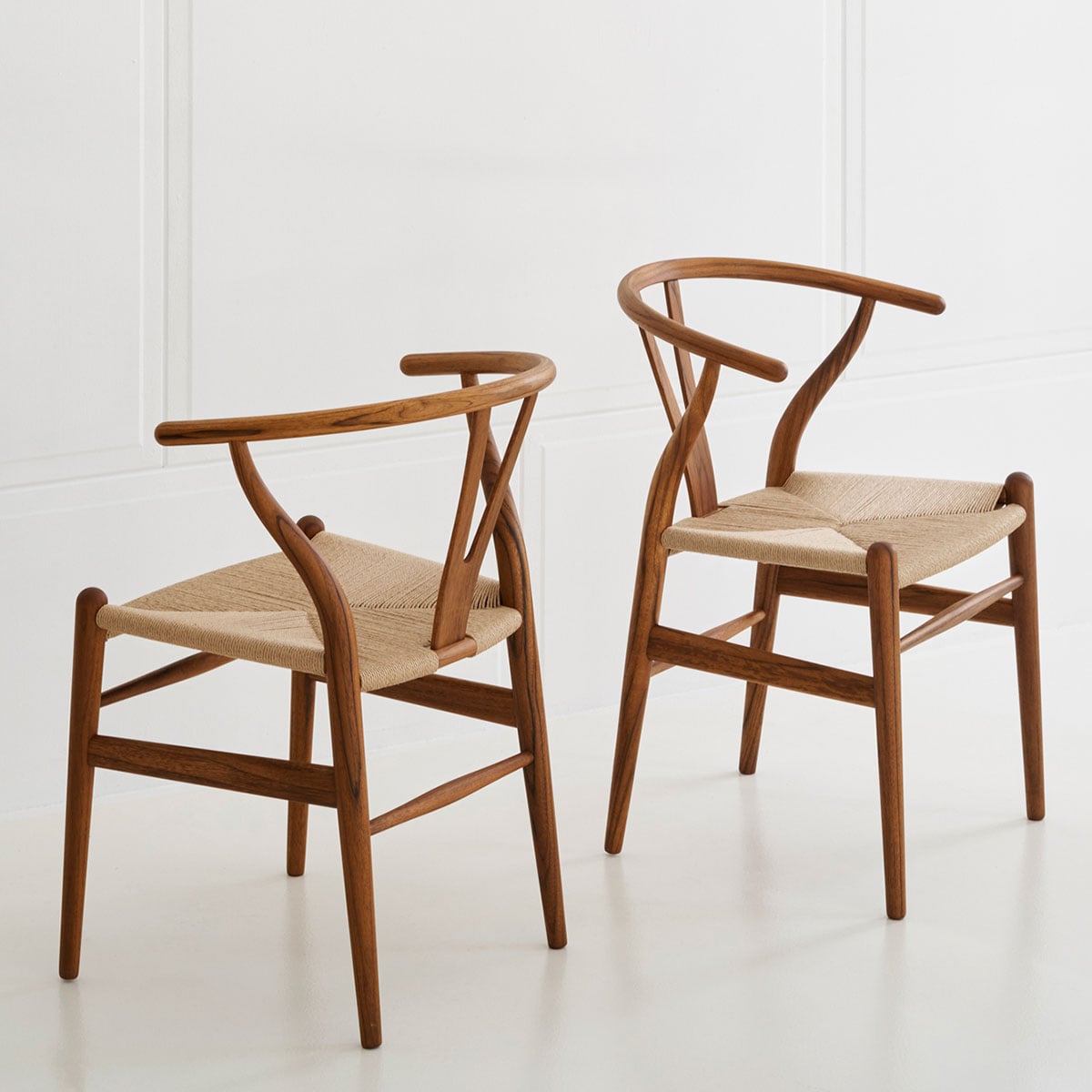 CH24 Wishbone Chair | Oak Frame Lacquered Black