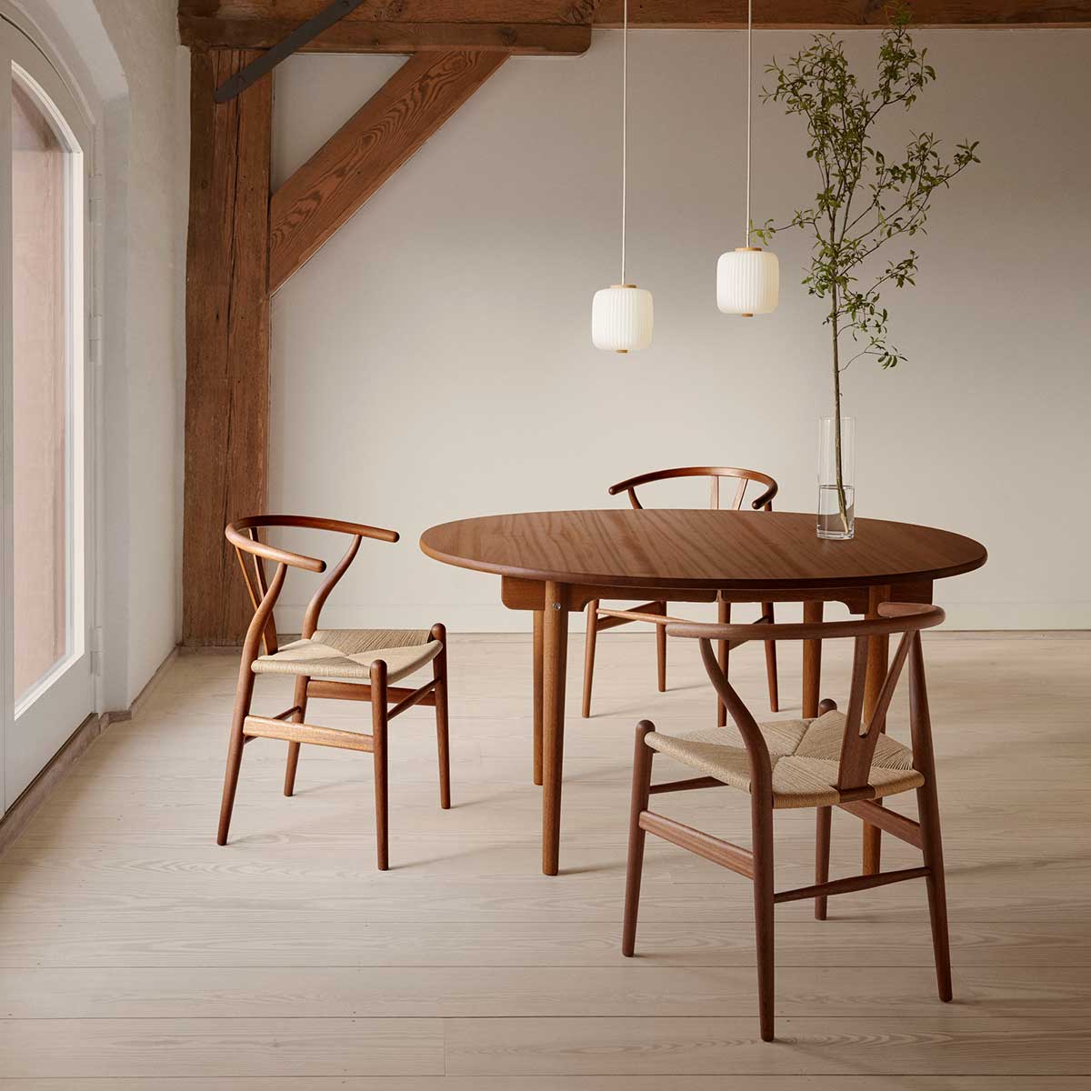 CH337 Extendable Table | Oiled Mahogany Top and Frame
