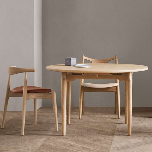 CH337 Extendable Table | White Oiled Oak Top and Frame
