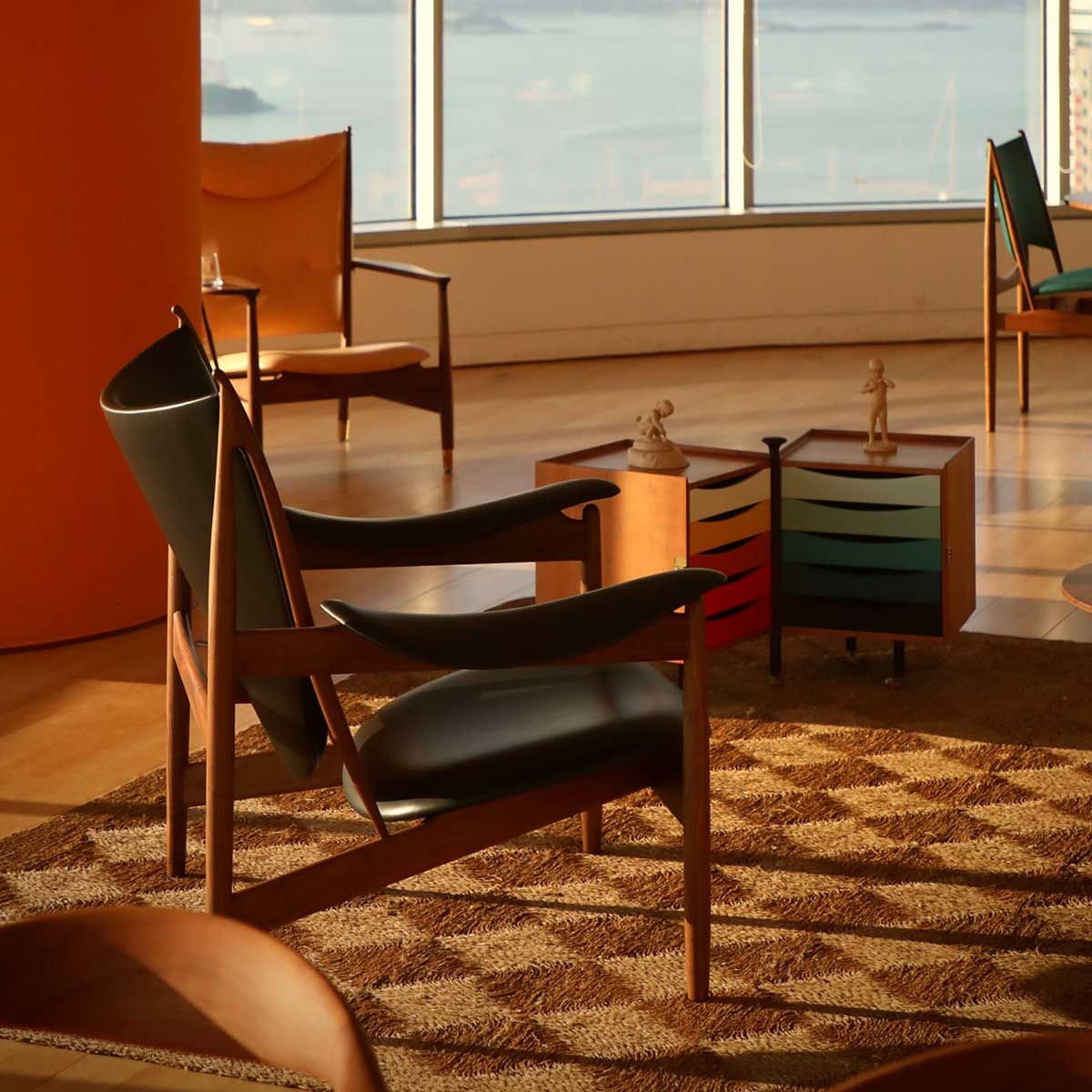Chieftain Lounge Chair | Black Elegance Leather Upholstery