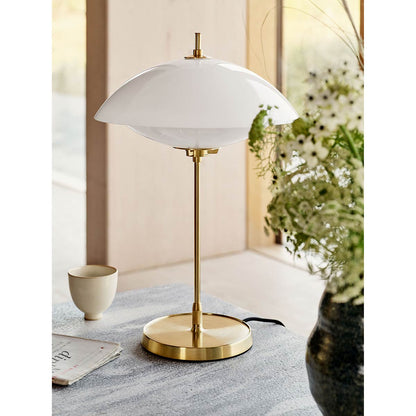 Clam Table Lamp | Opal Glass