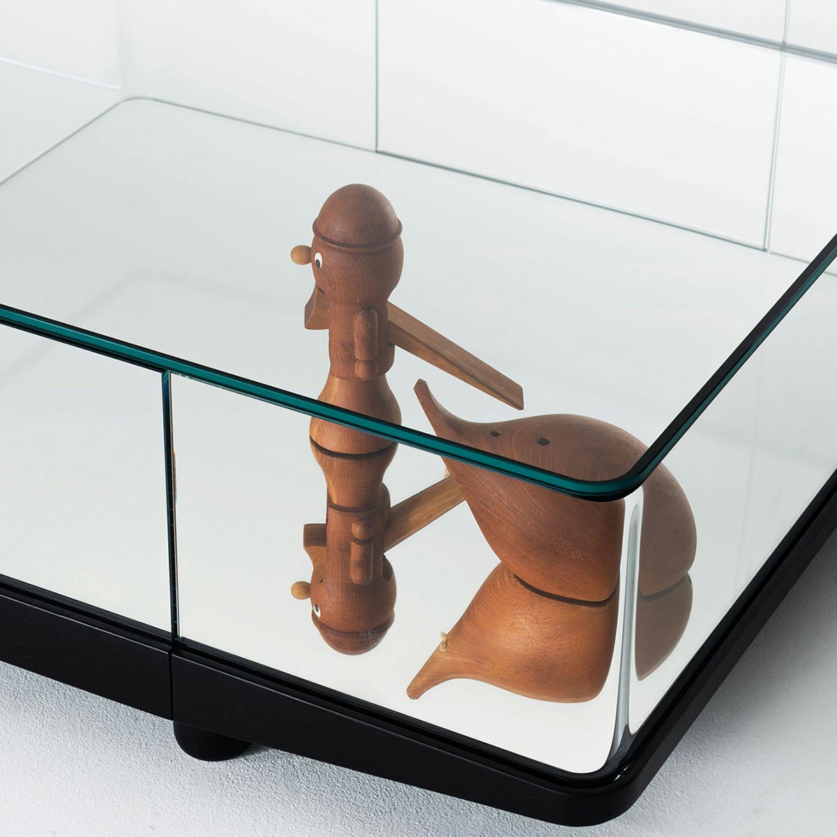 Collector Coffee Table | Mirrored Base