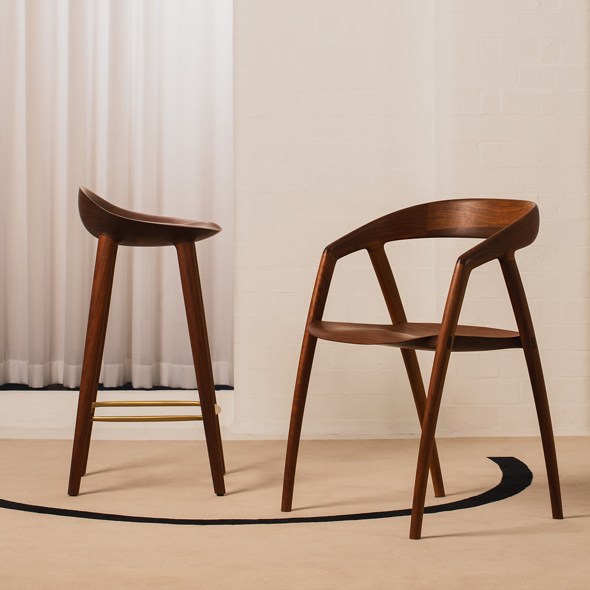 DC09 Dining Chair | Solid Walnut