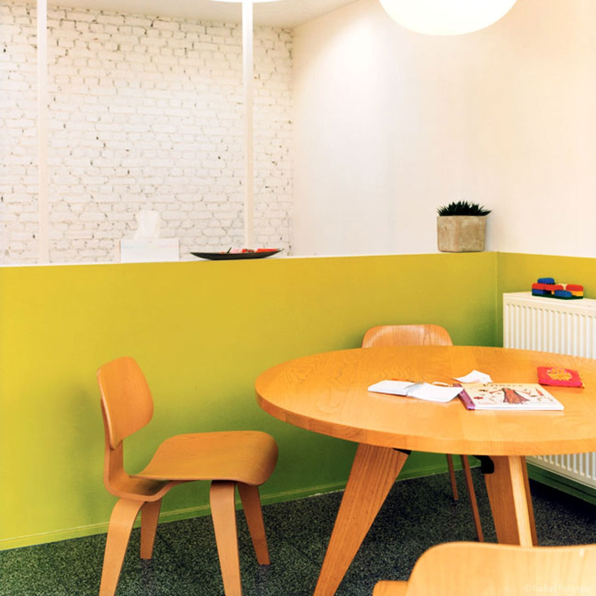 DCW Eames Plywood Chair | Plywood Ash Natural