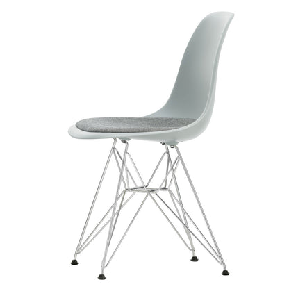 DSR Eames Chair with Seat Pad | Nero and Ivory Hopsak Seat Pad