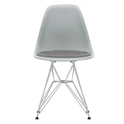 DSR Eames Chair with Seat Pad | Nero and Ivory Hopsak Seat Pad