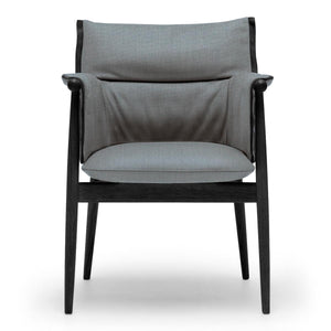 Embrace Armchair E005 | Light Grey Hallingdal 130 Black Edge Strip