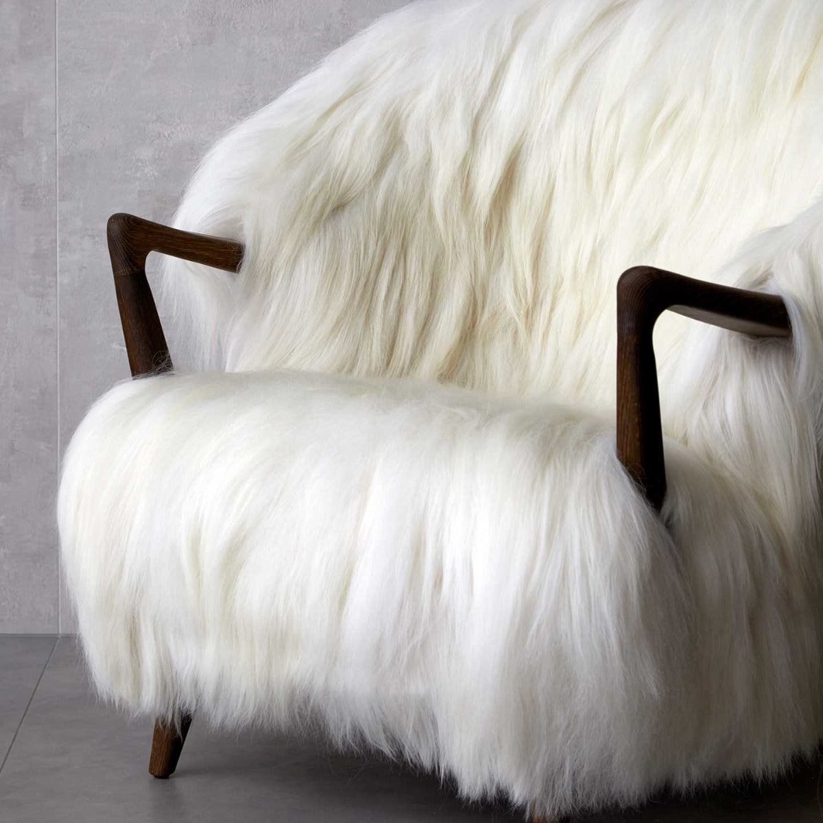 Fluffy Lounge Chair | White Sheepskin