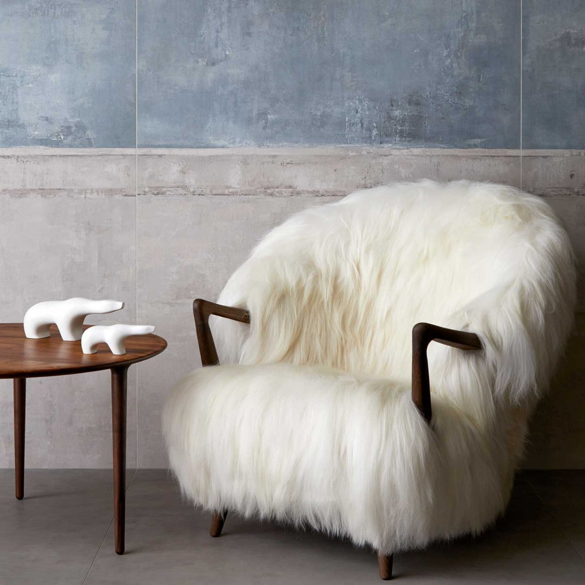 Fluffy Lounge Chair | White Sheepskin