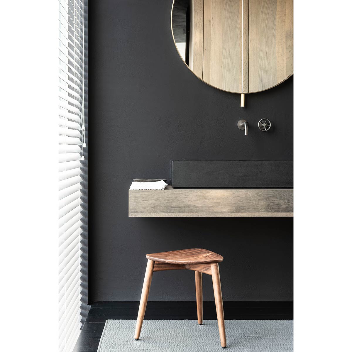 Hozuki Stool | Walnut Frame