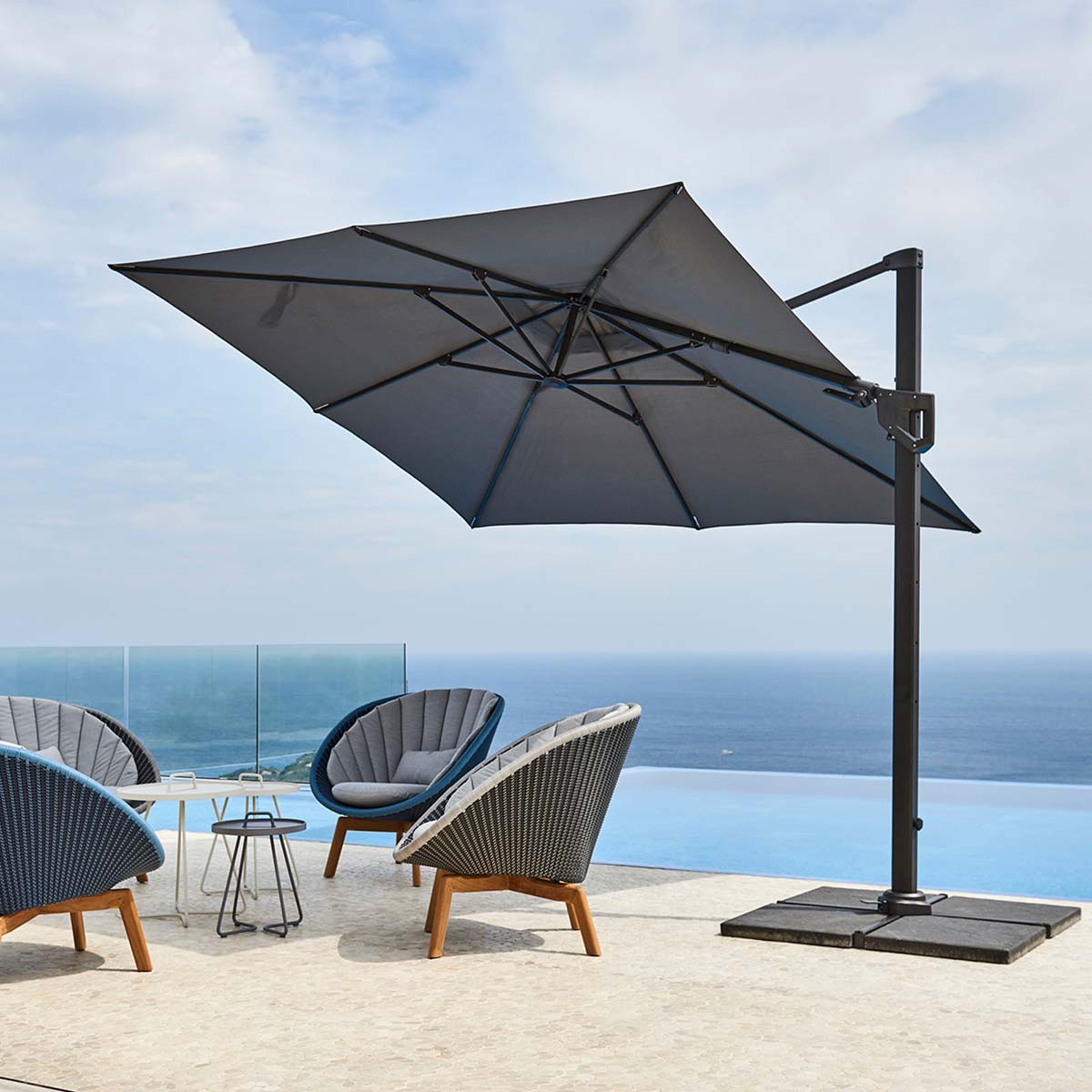 Anthracite Shade Hyde Luxe Tilt Parasol 3x3m – Aram