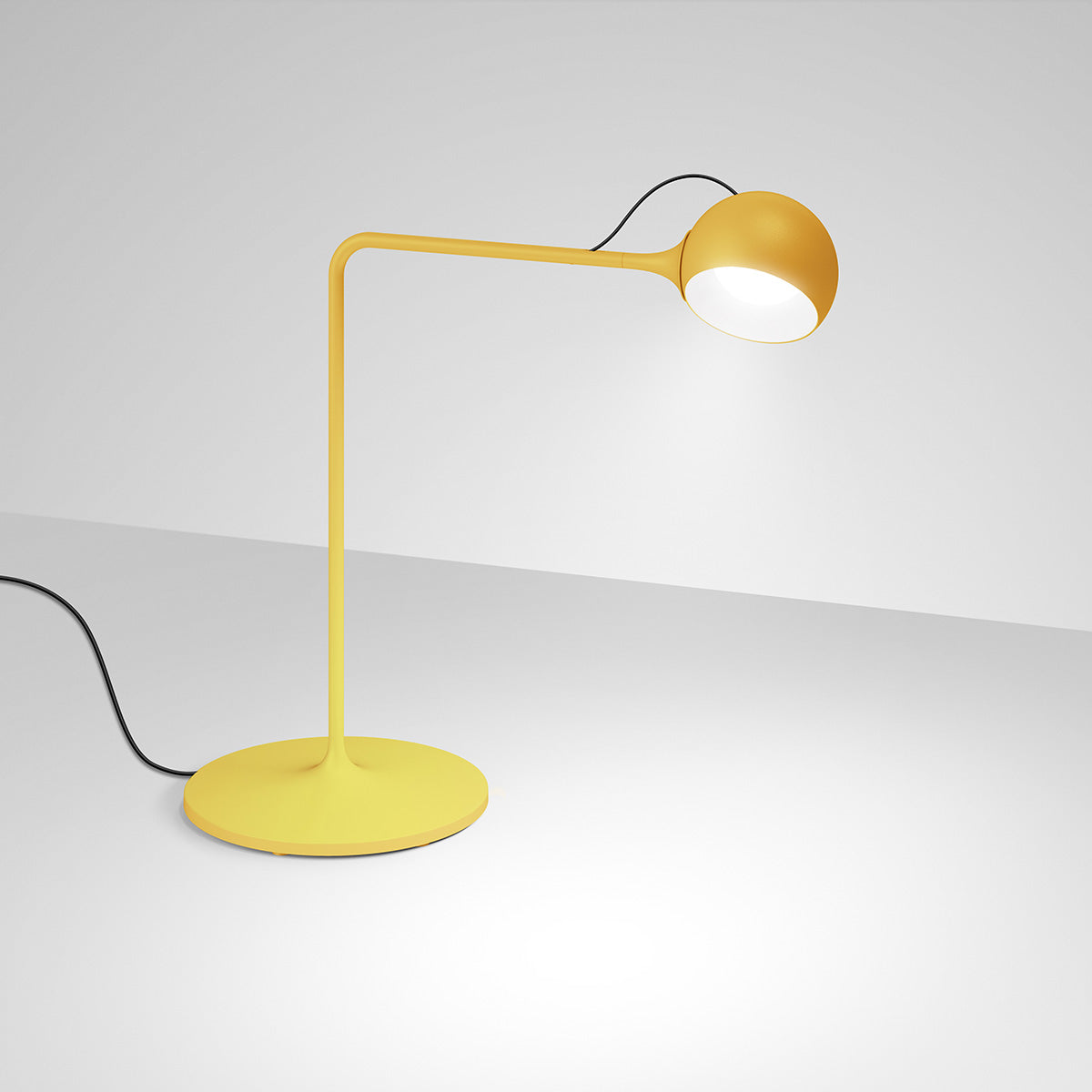Ixa Table Lamp | Yellow