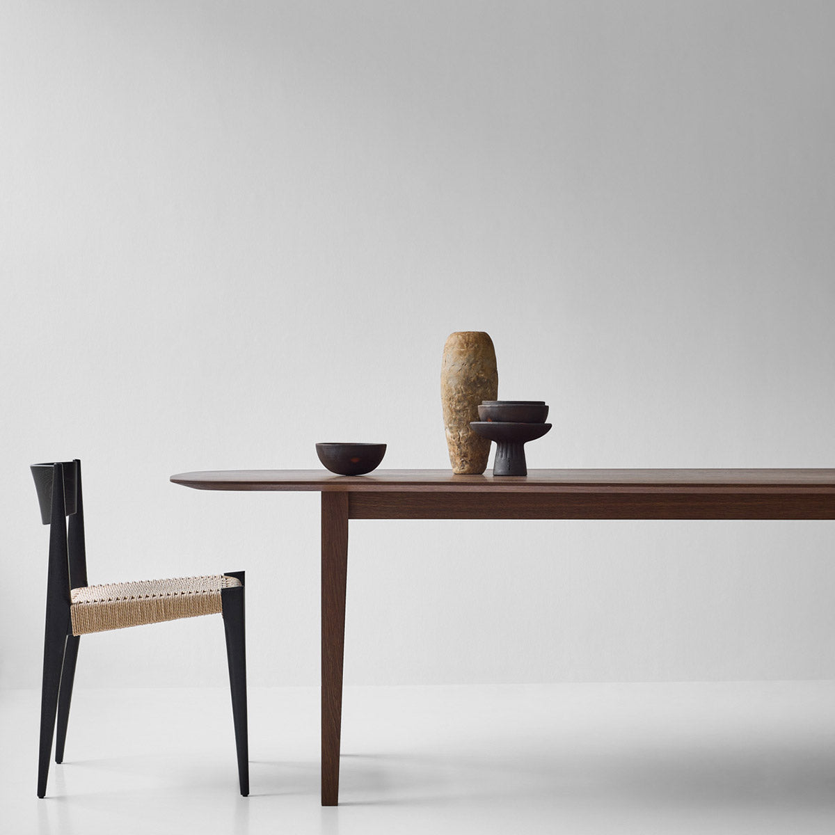 Kia's Dining Table | Walnut