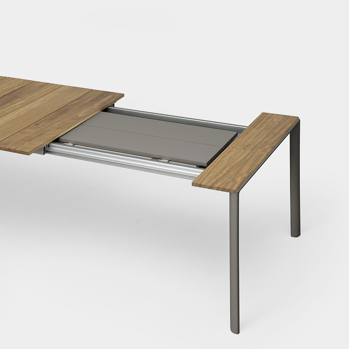 Maki Outdoor Extending Table | Natural Teak Top