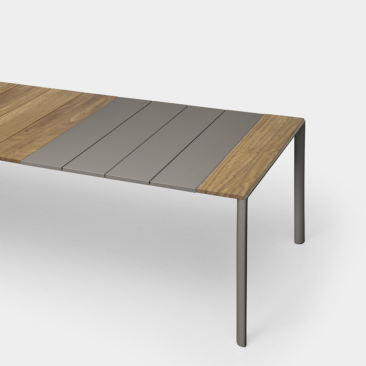 Maki Outdoor Extending Table | Natural Teak Top