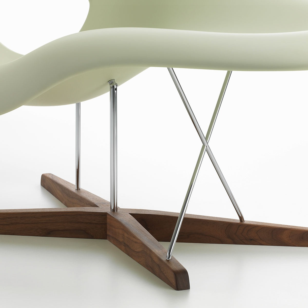 La Chaise | Shell Lacquered White