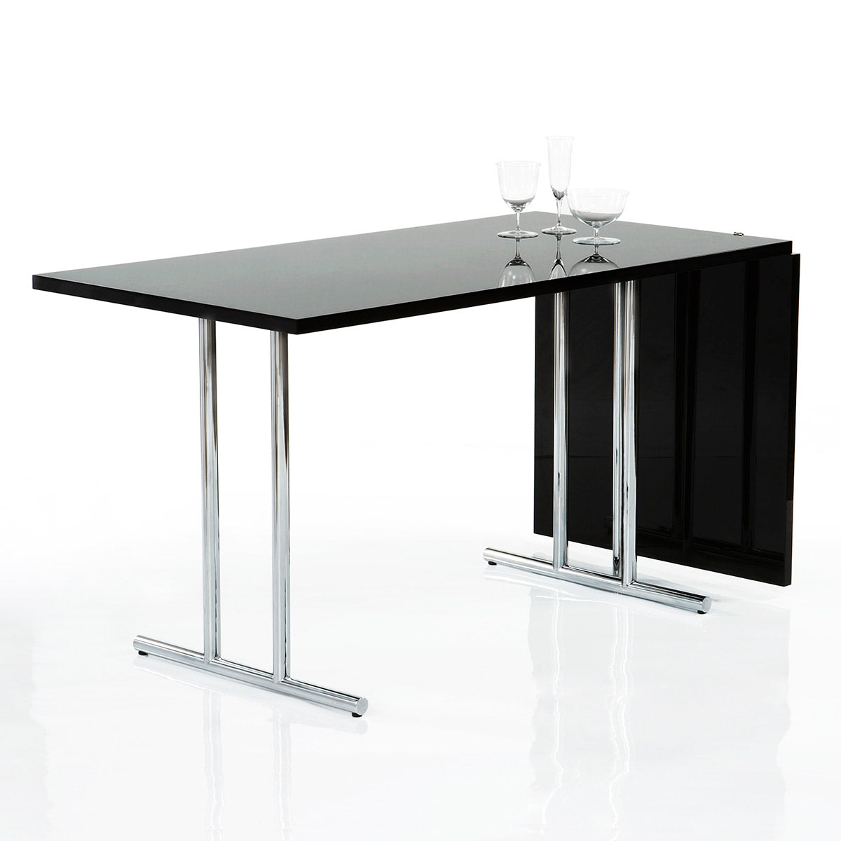 Eileen Gray Lou Perou Table | Glossy Black Lacquer