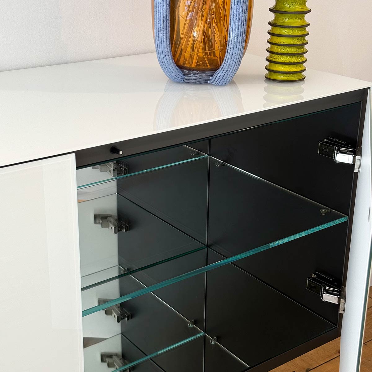 Magic Box Credenza 2 Door | White Glossy Lacquered