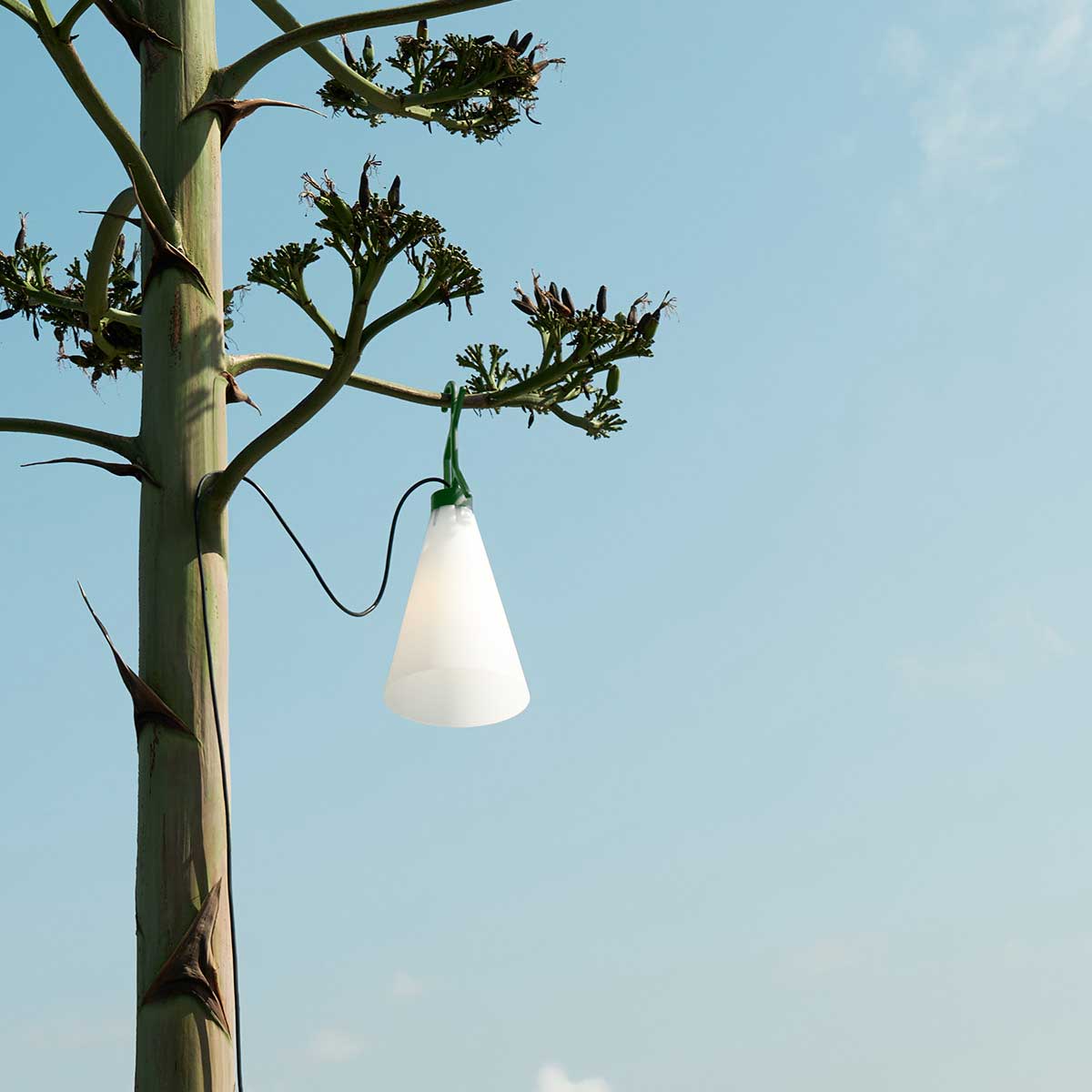May Day Outdoor Lamp | Leaf Green