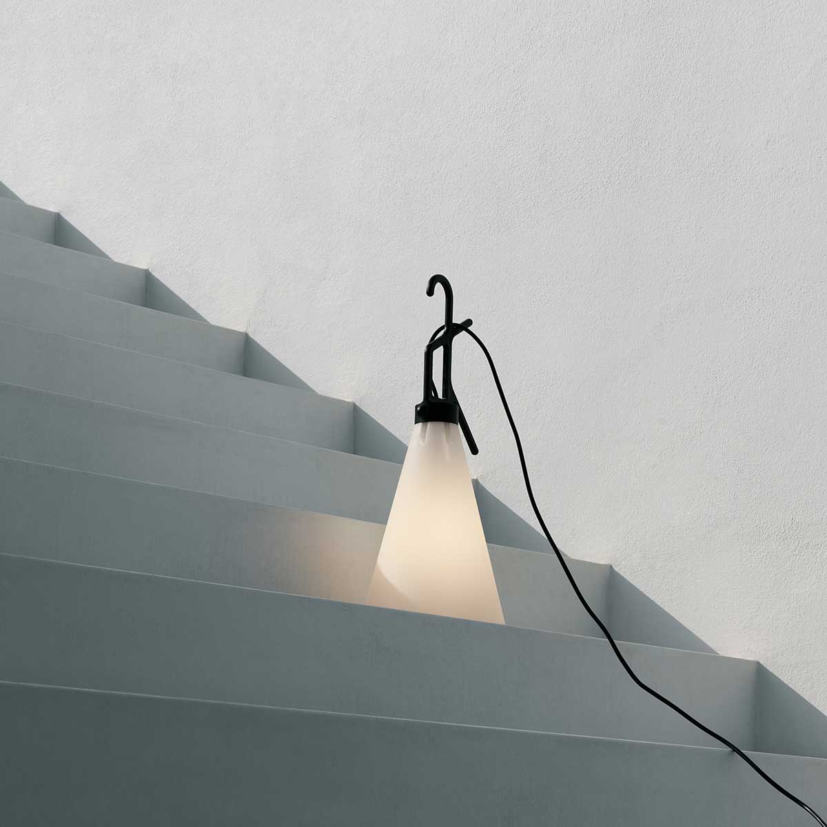 May Day Outdoor Lamp | Black