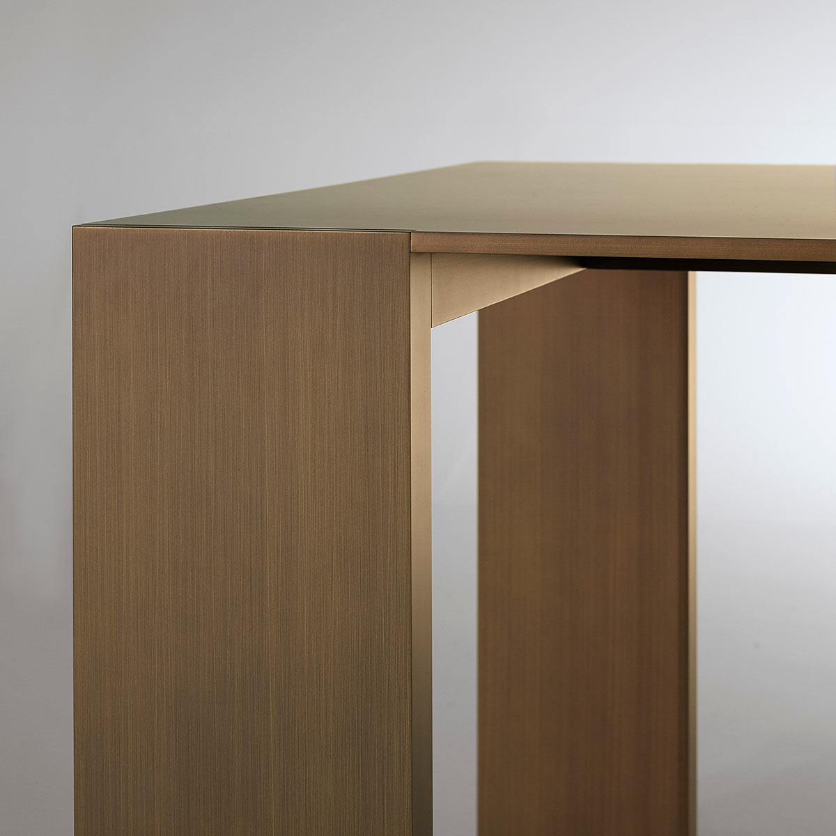Metallico Table | R16 Burnished Brass